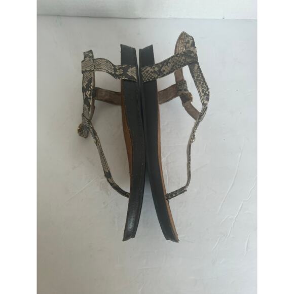 Clarks Python Snake Gray And Cream Thong Buckle Strappy T Print Sandals Sz 9M - Picture 5 of 11